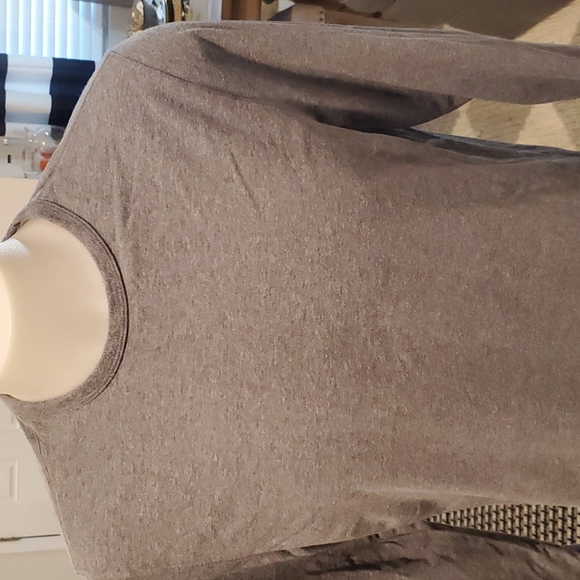 Banana Republic Long Sleeve Tee - Picture 2 of 8